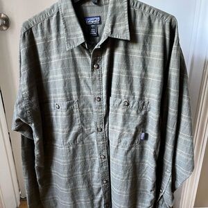 Patagonia men’s long sleeve shirt size L